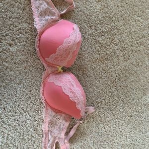 Victoria Secret Lightly Padded Bra